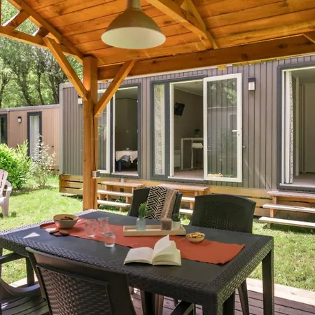 Kamp alanı Papillon 4p 2bdrms Aircon Millau
